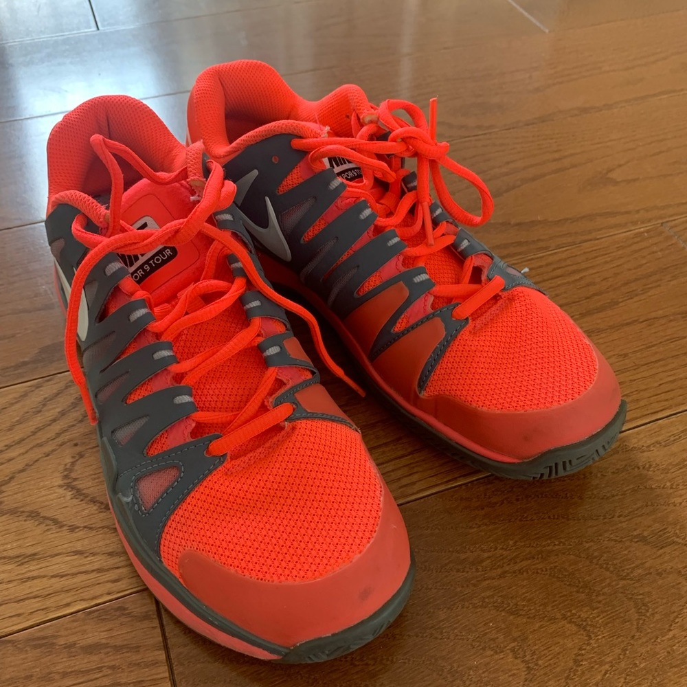 Nike sneakers, size 7.5, light worn, smoke free house